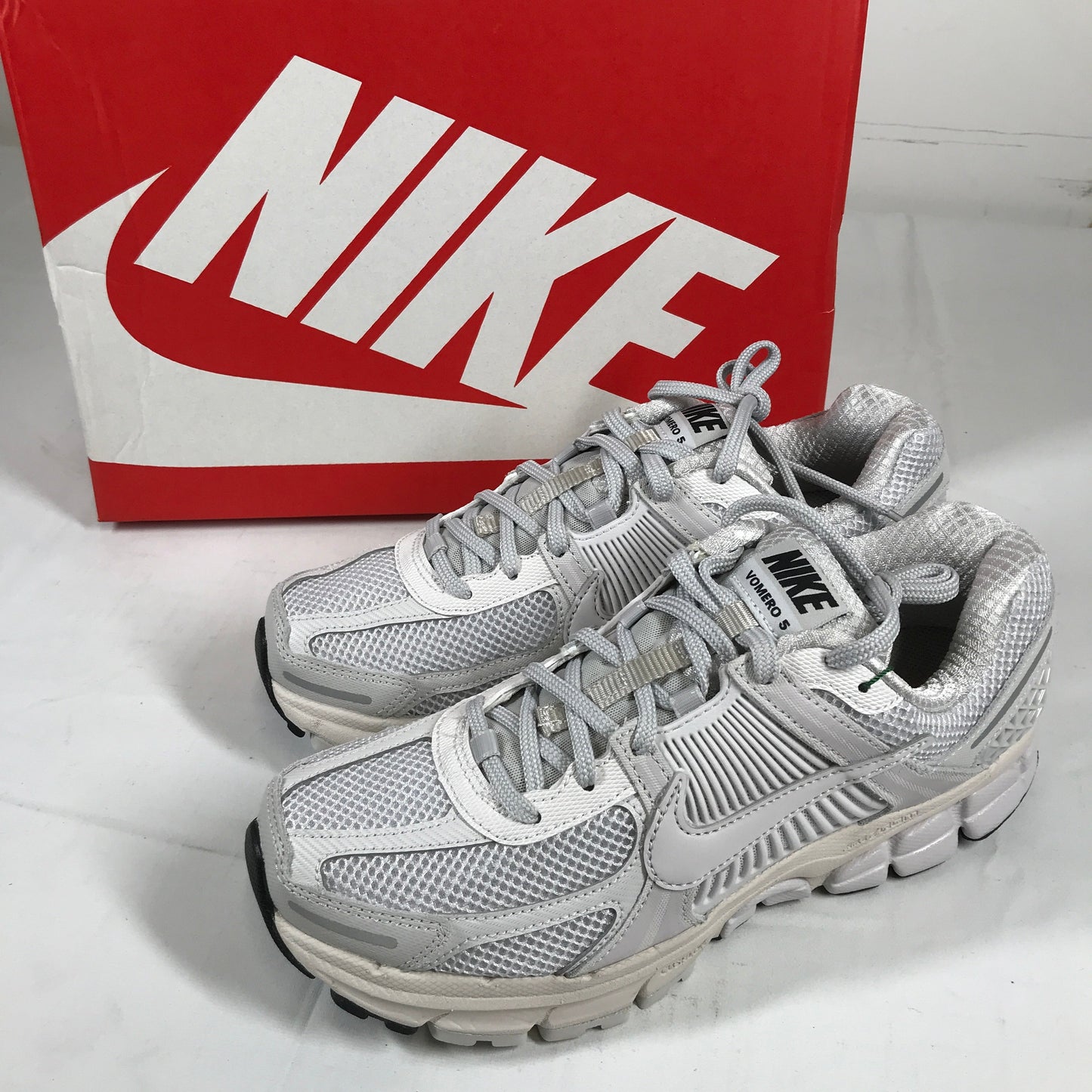 Nike Zoom Vomero 5 - Women's