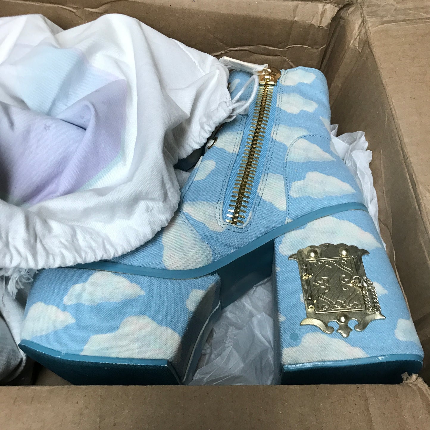 Esqape Voyage Portal Hi Cloud Platform Heels