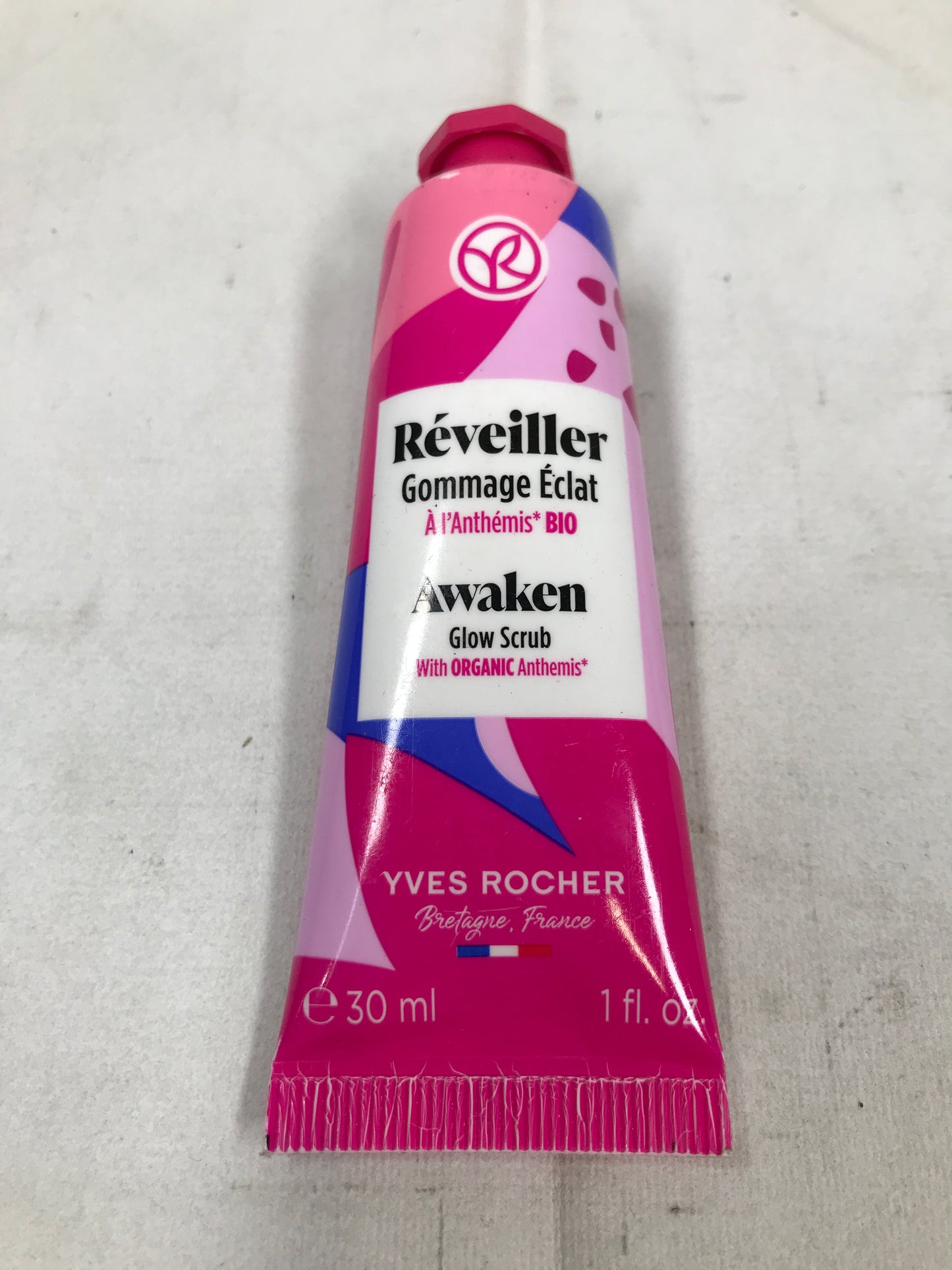 Yves Rocher Awaken Glow Scrub