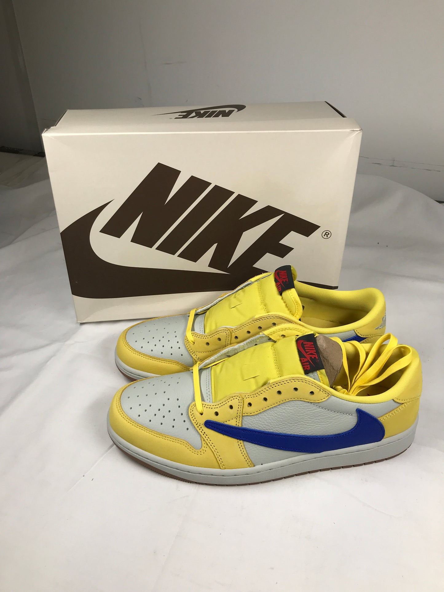 Nike Jordan 1 Retro Low OG SP Travis Scott Canary (Women's/Men's)