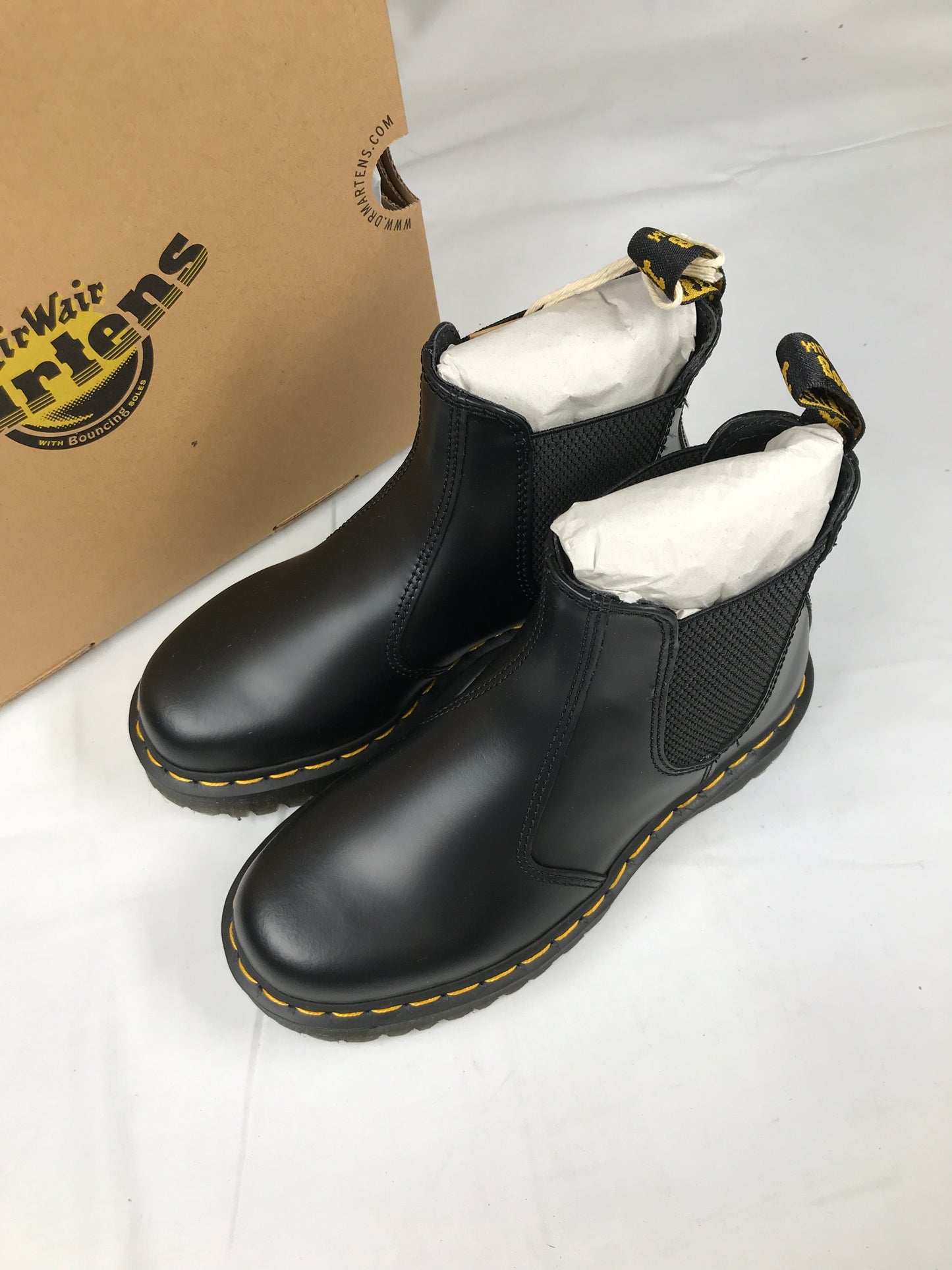Dr. Martens 2976 Bex Smooth Leather Chelsea Boots