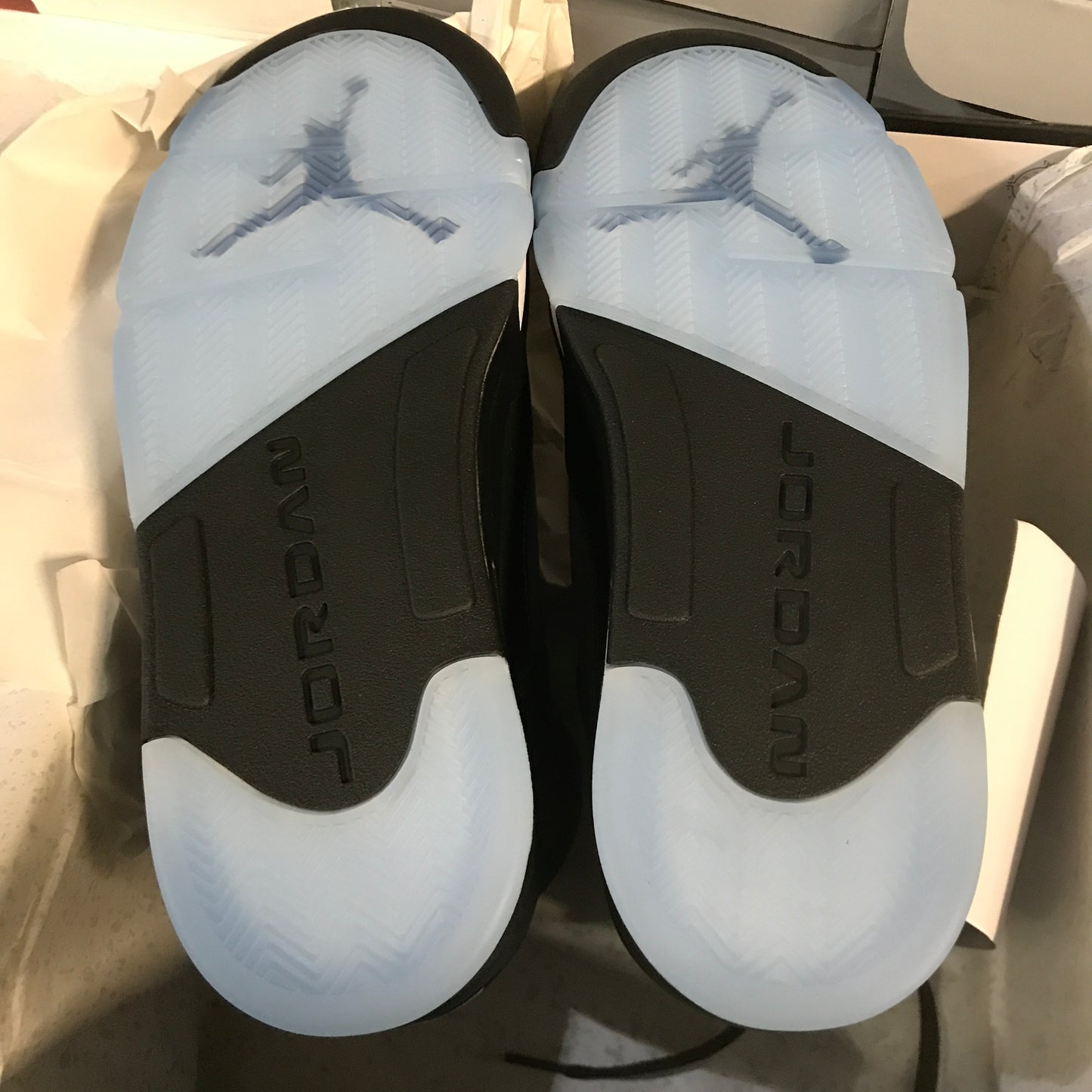 Air Jordan 5 'Black Carolina' - Black and University Blue