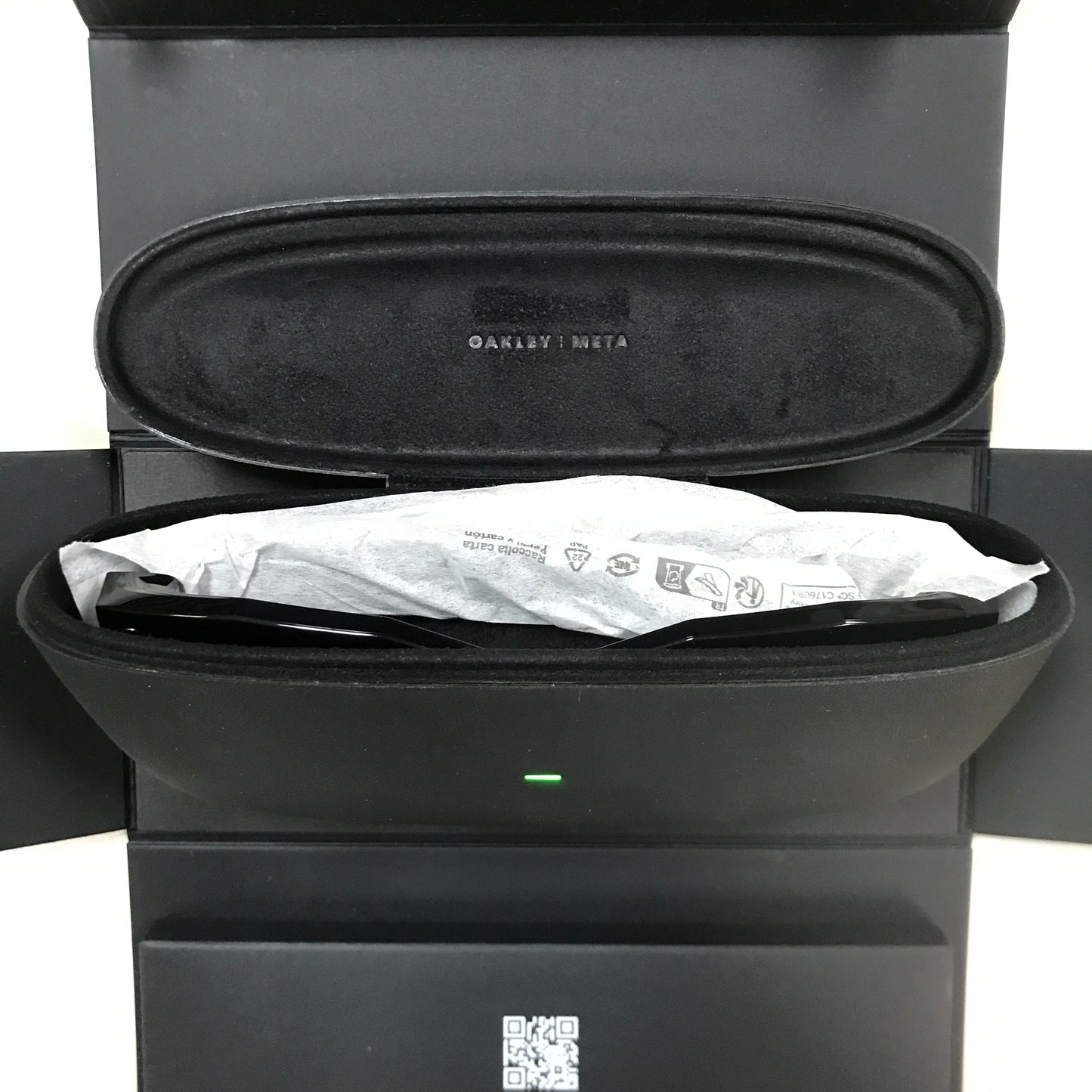 Oakley Meta HSTN AI Glasses - Prizm Black Polarized Lenses / Black Frame