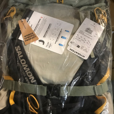 Salomon AEROTREK 28 Women's Hiking Bag