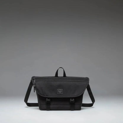 Herschel Supply Co. Cover Messenger Small 7.5L - Black Tonal