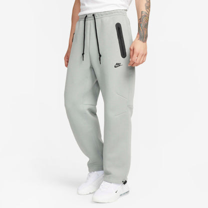 Nike Sportswear Tech Fleece Men's Open-Hem Tracksuit Bottoms - Mica Green/Black
