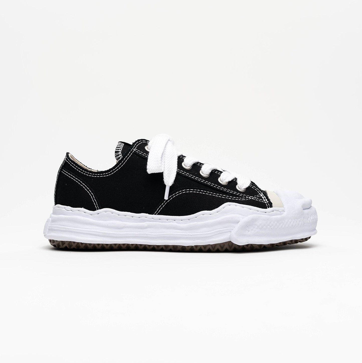 Maison MIHARA YASUHIRO "HANK" OG Sole Canvas Low-top Sneaker - Black