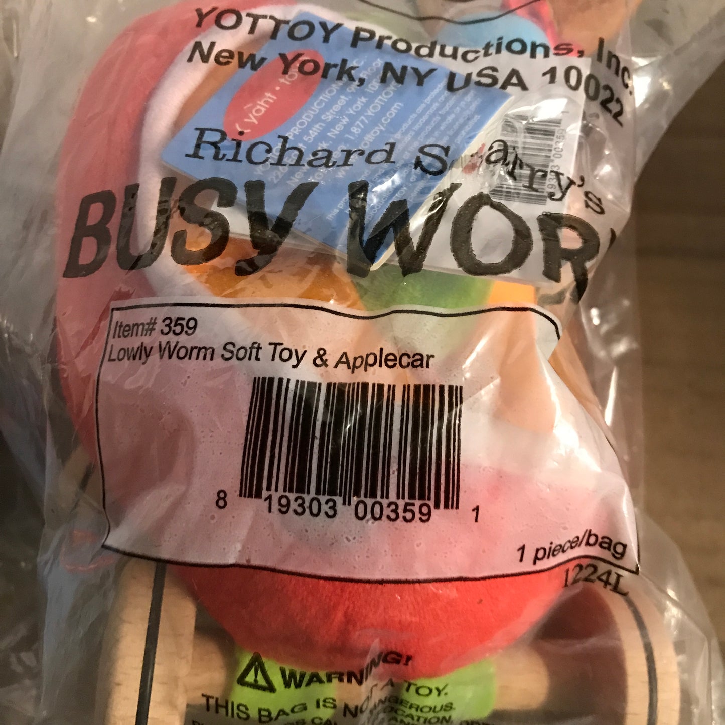 YOTTOY Richard Scarry Collection Lowly Worm Soft Toy with Busytown Applecar