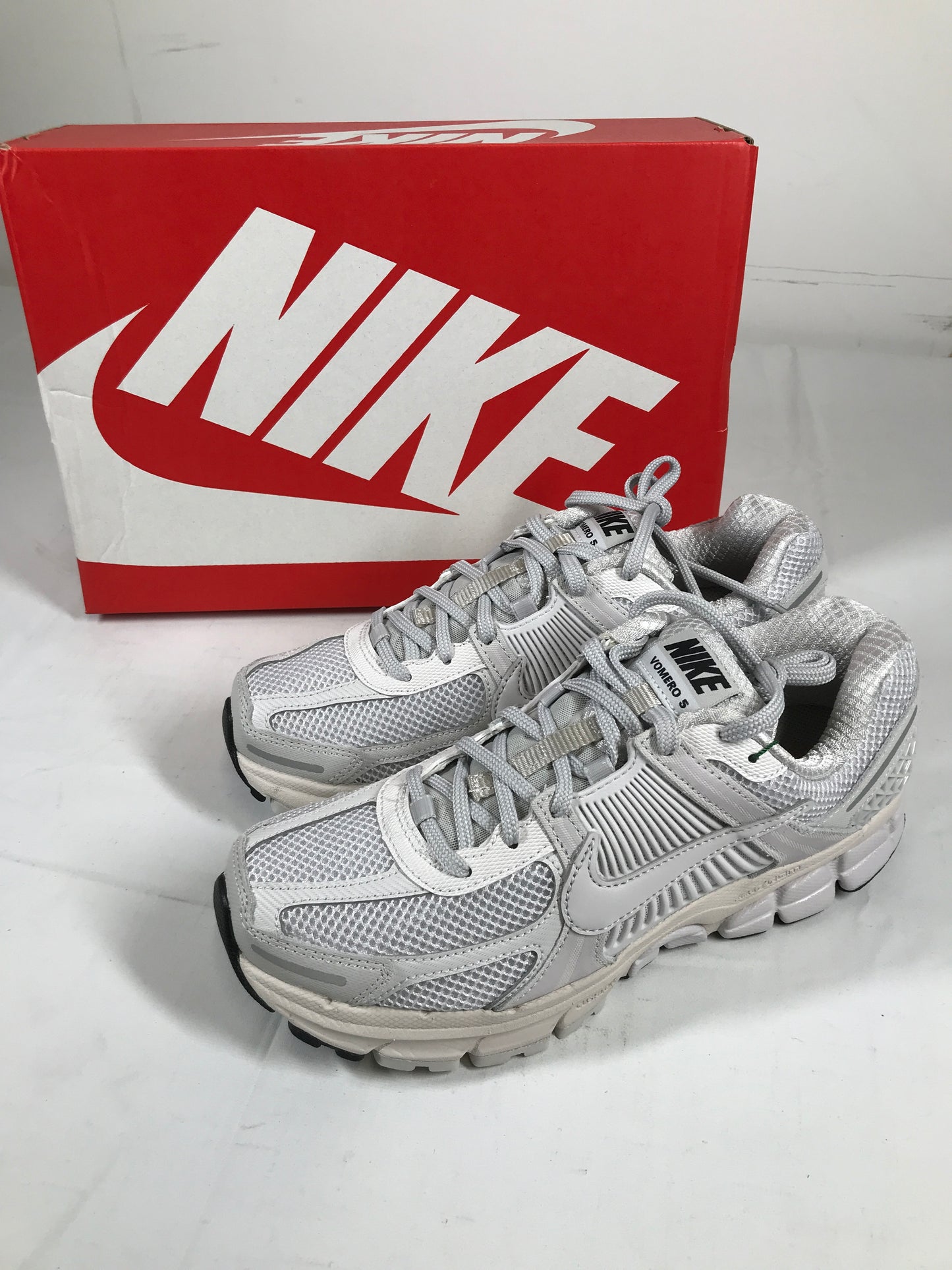 Nike Zoom Vomero 5 - Women's