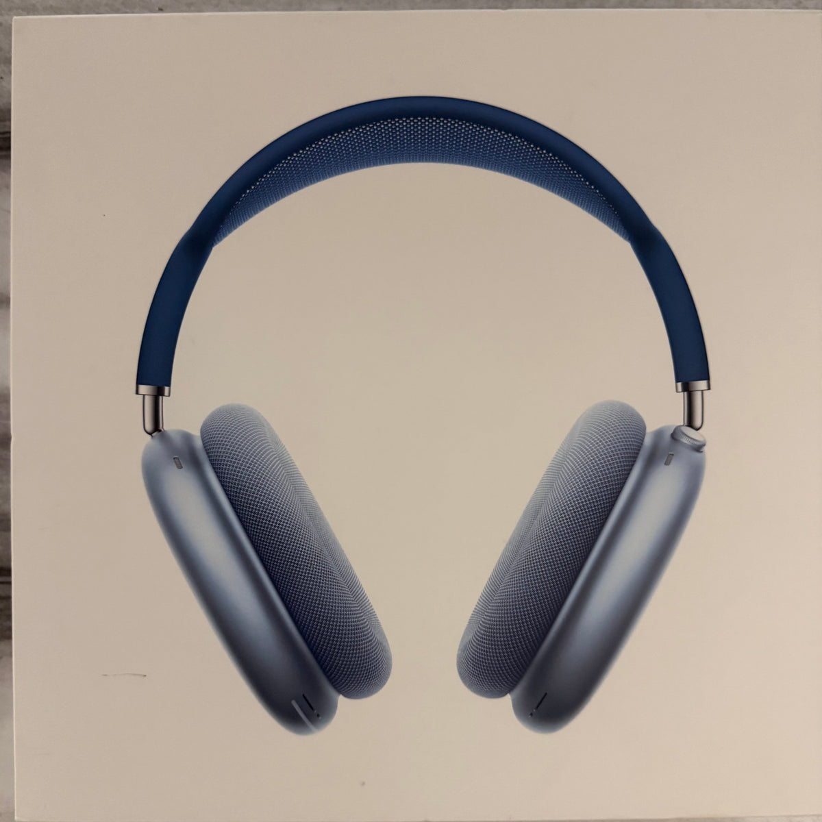 Apple AirPods Max Over-Ear Noise Cancelling Bluetooth Headphones - Sky Blue