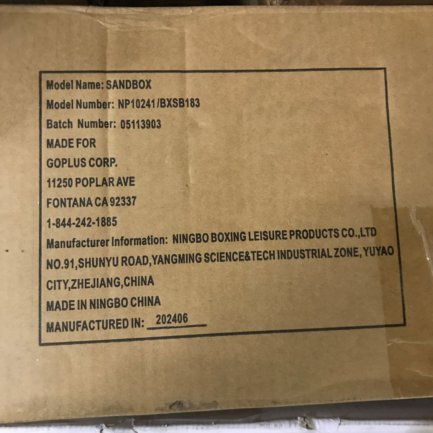 Costway 6F Wooden Sandbox w/Built-in Corner Seat, Cover, Bottom Liner