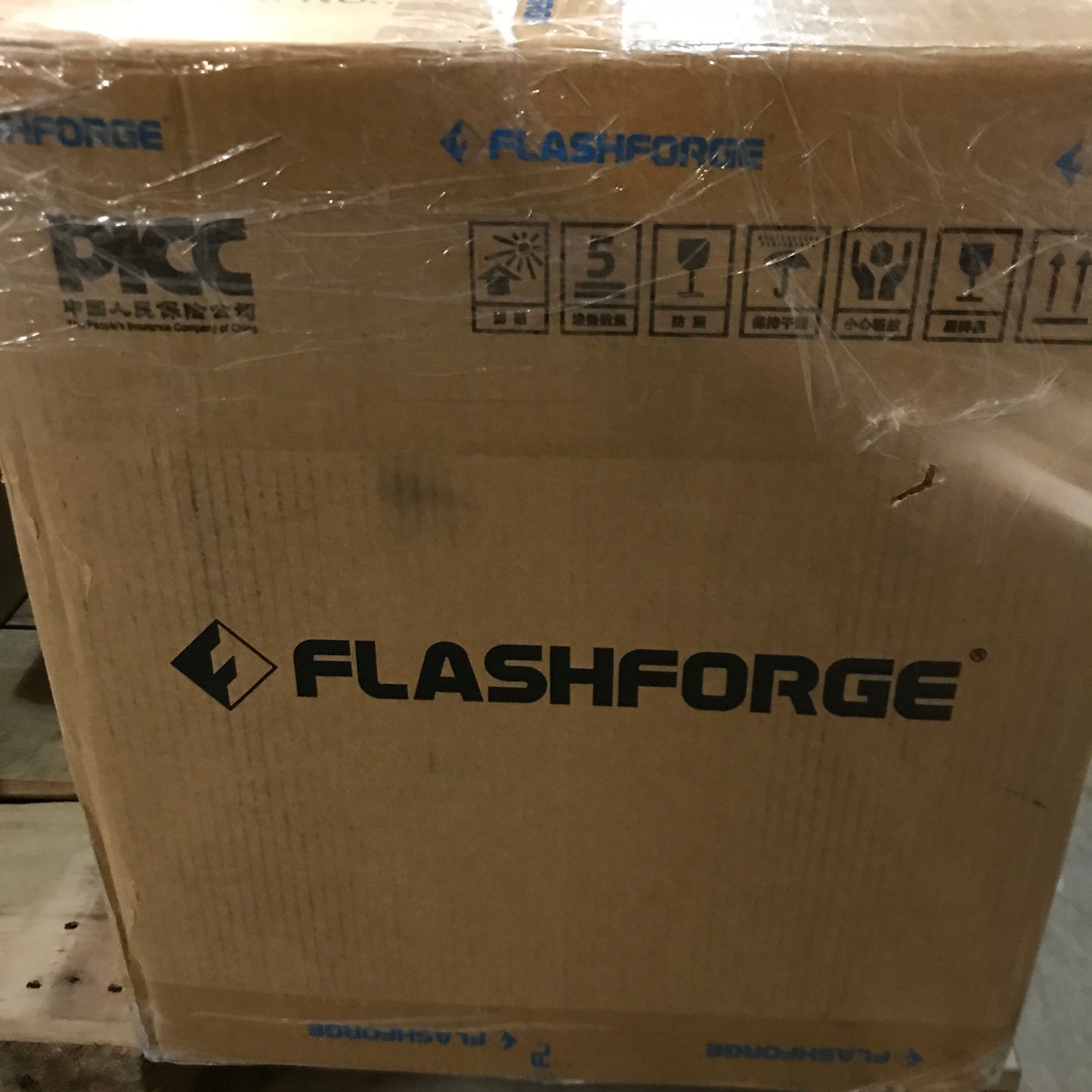 Flashforge Adventurer 5M 3D Printer, 600mm/s High Speed, Beginner-friendly