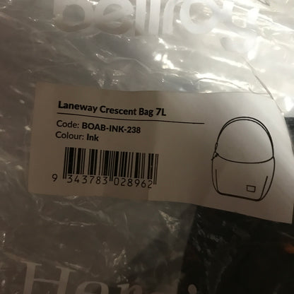 Bellroy Laneway Crescent Bag 7L - Ink