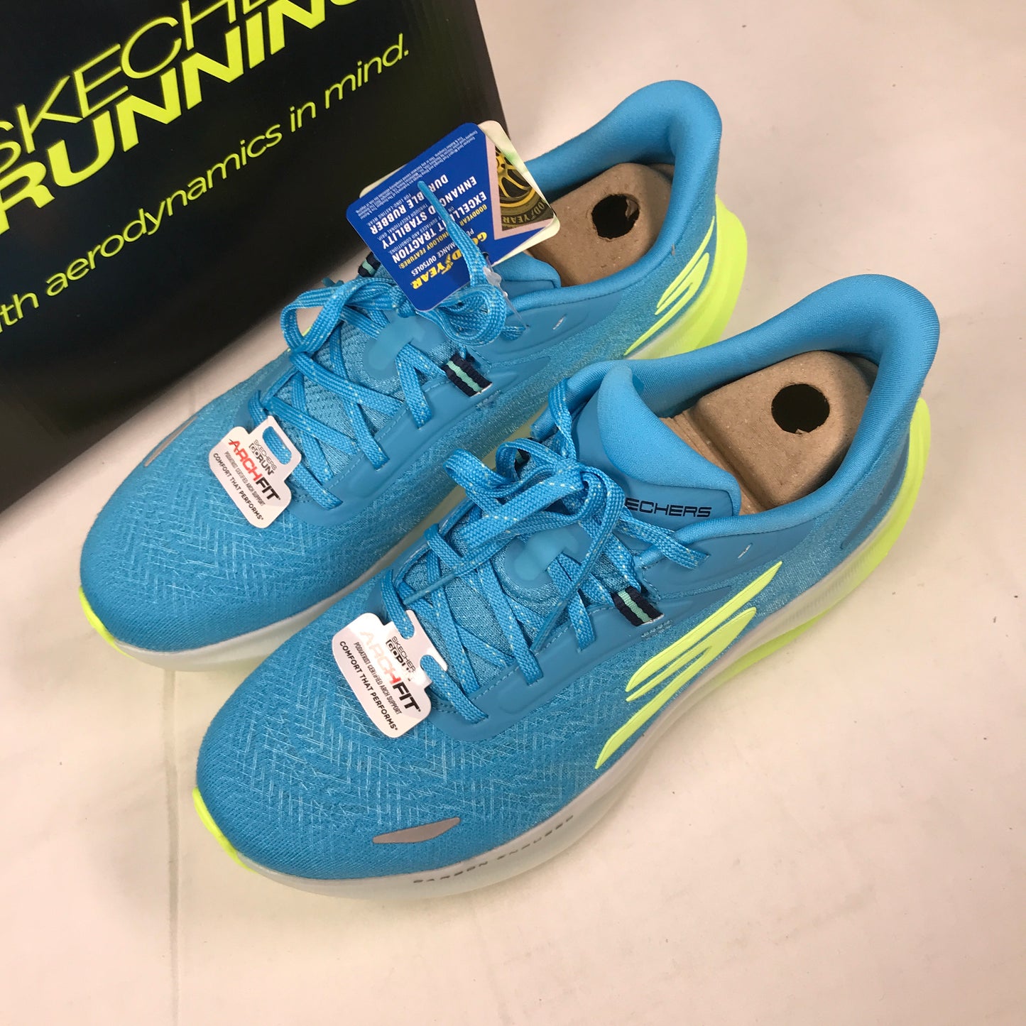 Sketchers Aero Spark Women's Running Shoes