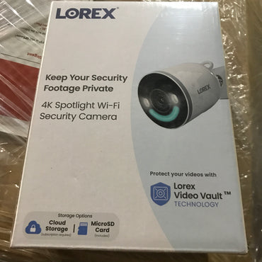 Lorex 4K Spotlight Indoor/Outdoor Wi-Fi 6 Security Camera with Smart Security Lighting (32GB)