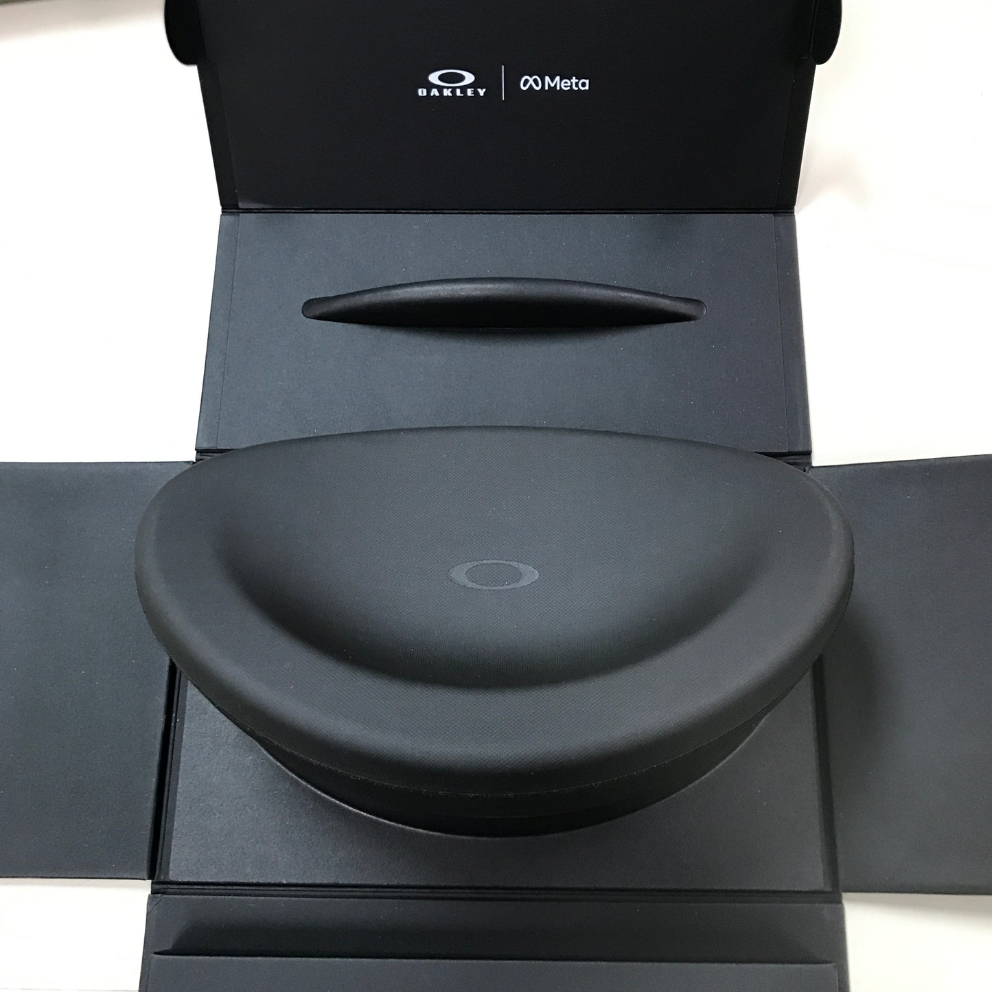 Oakley Meta Vanguard AI Glasses - Prizm Black Lenses / White Frame
