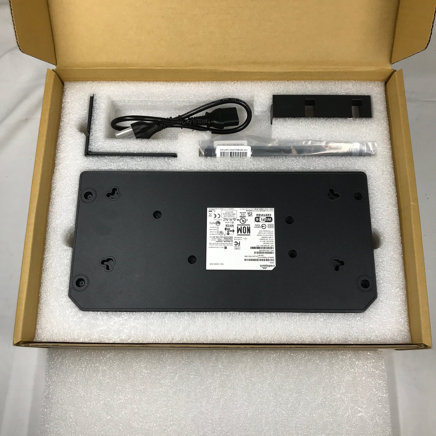 Ericsson Cradlepoint E3000 Cellular Router with Embedded 5G Modem and WiFi
