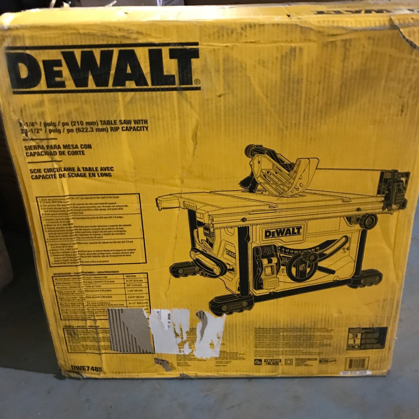 DEWALT 15 Amp Corded 8-1/4-inch Compact Porable Jobsite Table Saw (Stand Not Included)