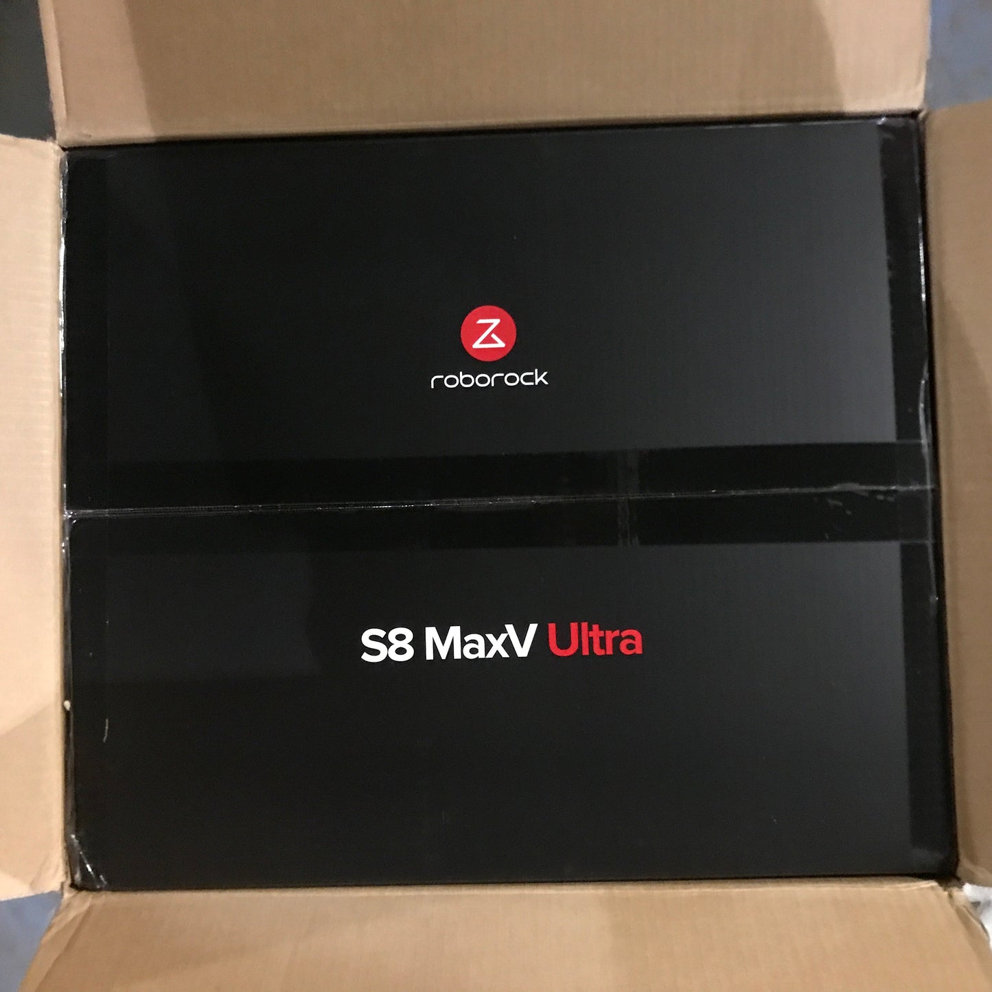 Roborock S8 MaxV Ultra with 8-in-1 RockDock® Ultra