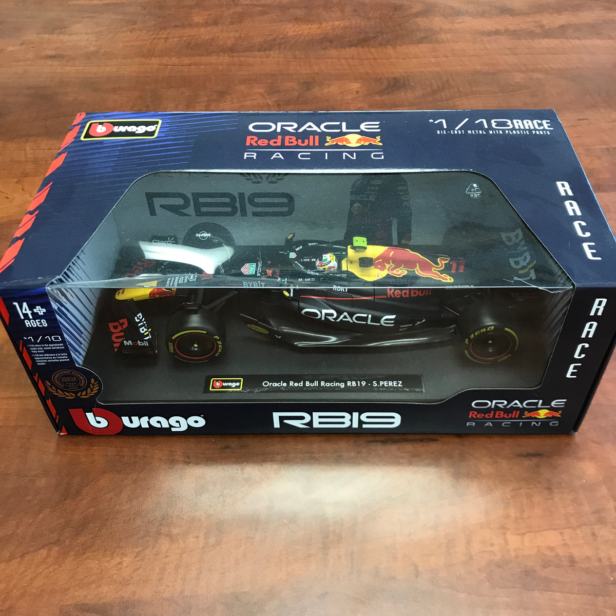 Bburago 1:18 Race Oracle Red Bull Racing RB19 (2023) Max Verstappen #1