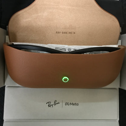 Ray-Ban Meta Wayfarer (Gen 2) AI Glasses - Matte Black / Transitions Grey
