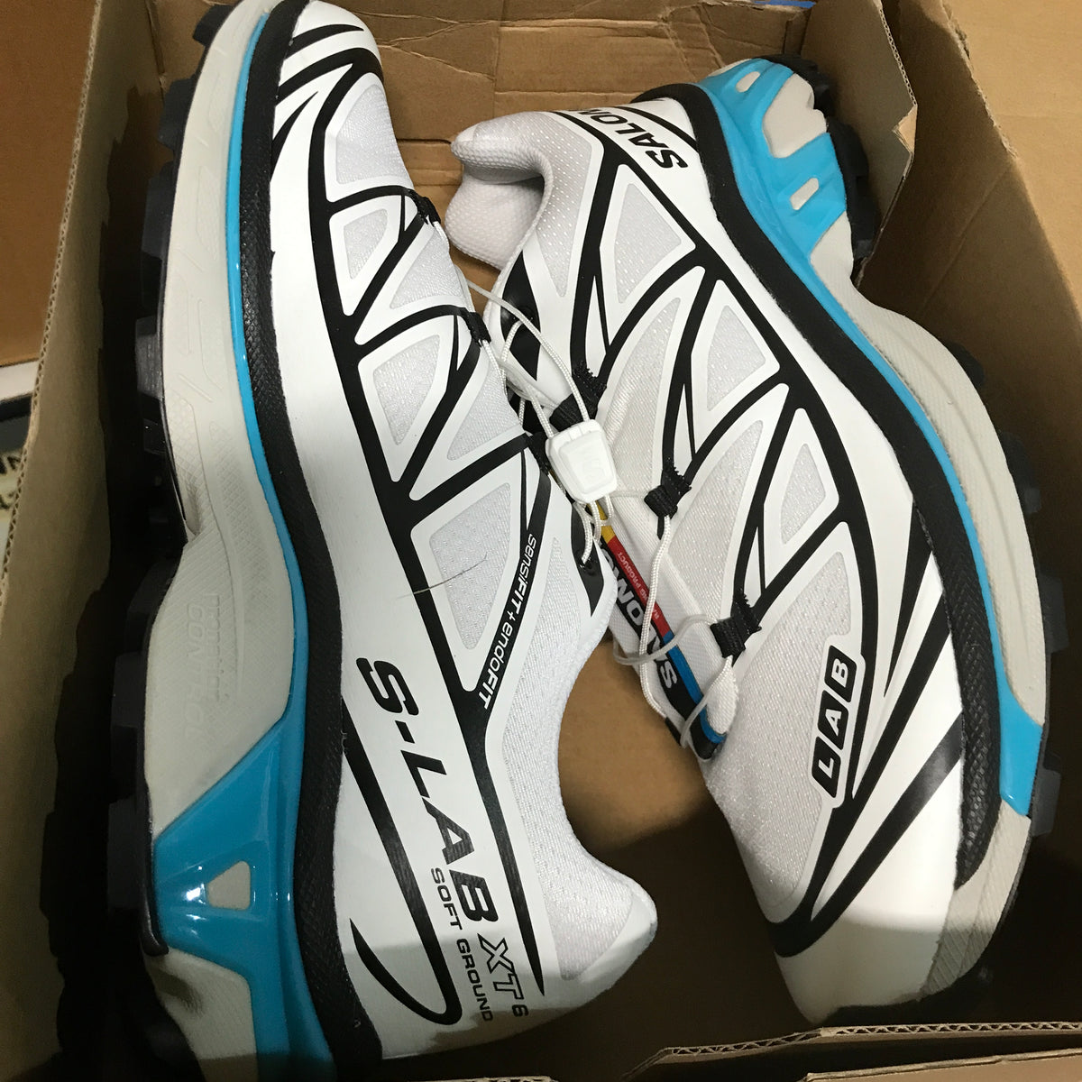 Salomon Unisex XT-6 GORE-TEX Sneakers - Black / White / Blue Curacao