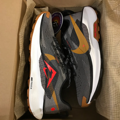 Nike Men's Pegasus Trail 5 - Black / Desert Ochre / Fir