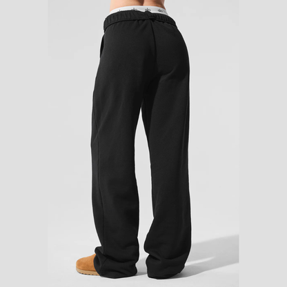 Alo Yoga Accolade Straight Leg Sweatpant - Black